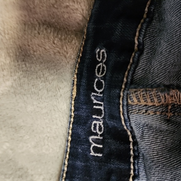 Maurices Ladies Cropped Jeans - Picture 6 of 7